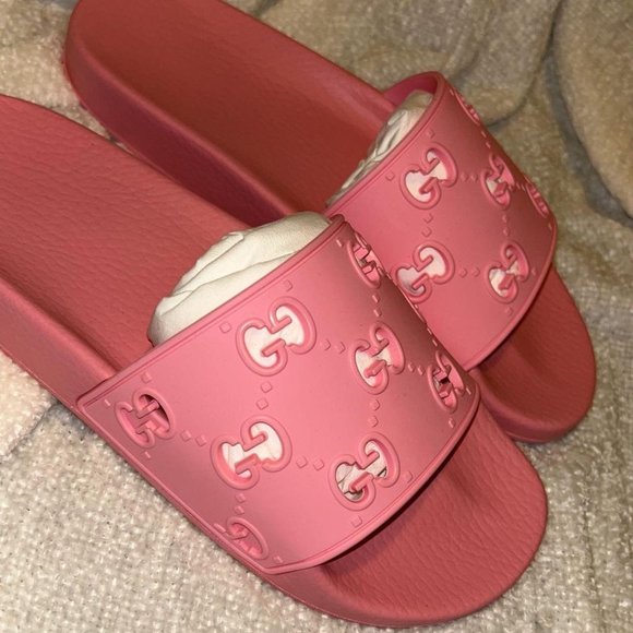 Gucci Women's Pink Slides - Picture 3 of 4